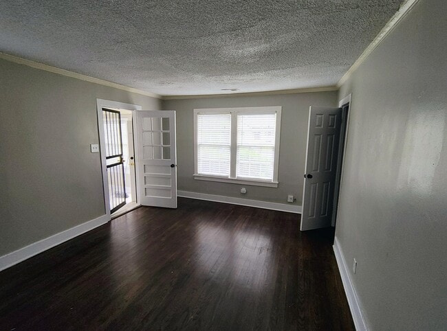 Building Photo - 983 Brower St