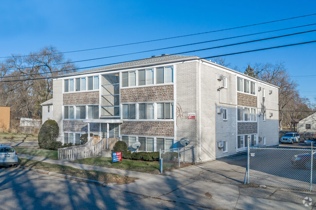 Primary Photo - Lahser Manor Apartments