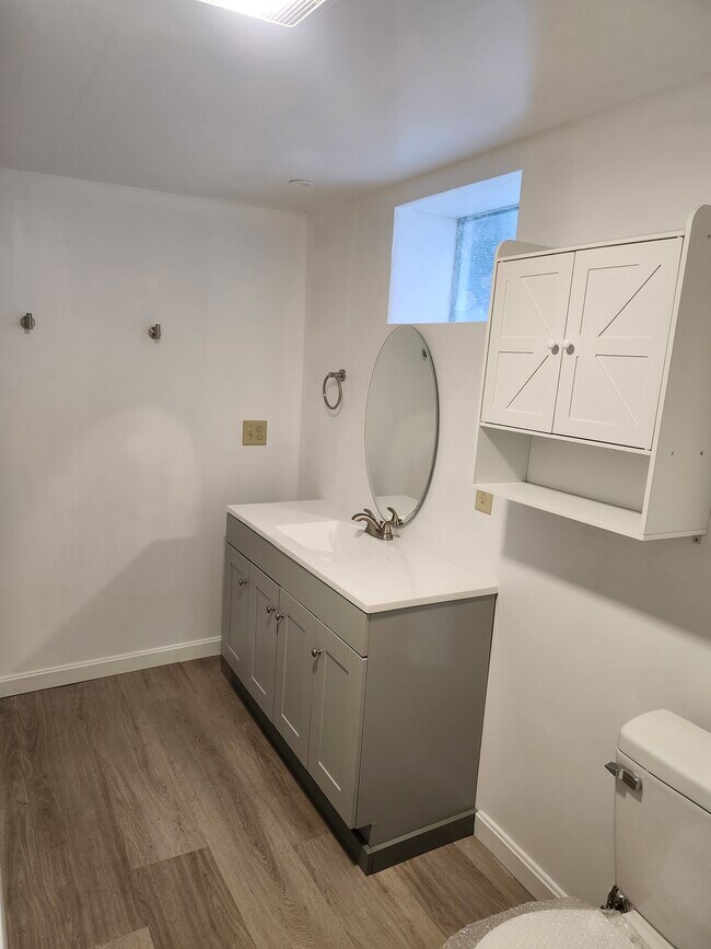 Building Photo - 4 Church St