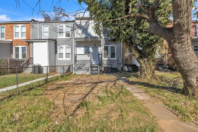 Building Photo - 4029 W Cold Spring Ln