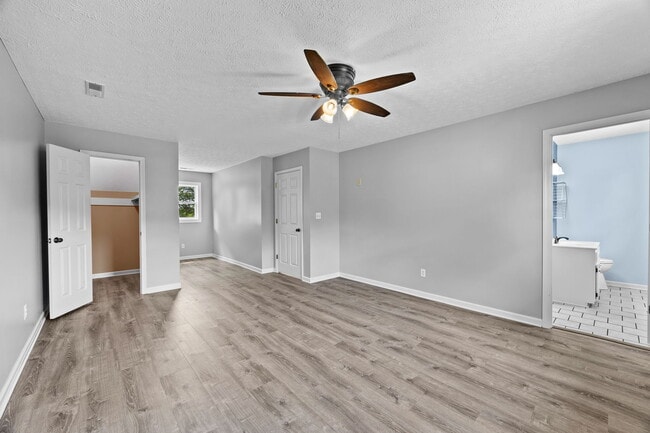 Building Photo - 10188 Russellville Rd