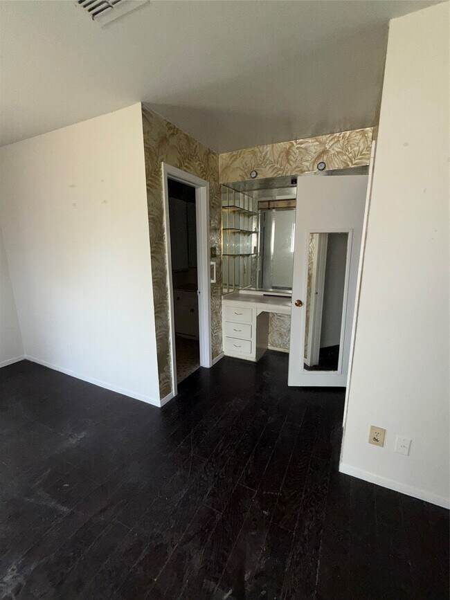 Building Photo - 1803 Tidwell Ln