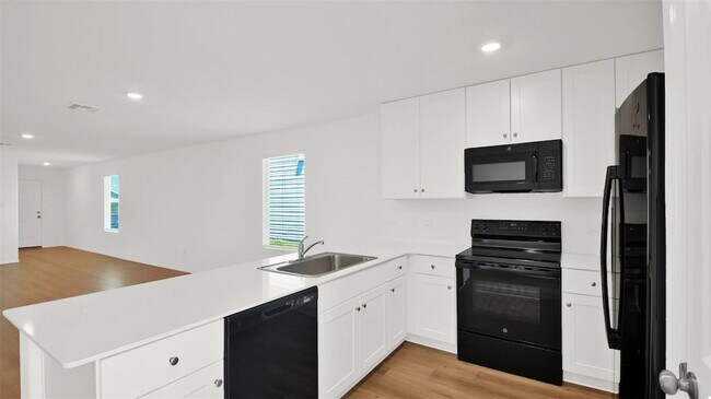 Building Photo - 136 Jack Browning Dr