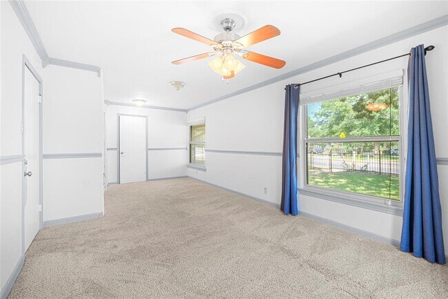 Building Photo - 1604 Springdale Rd