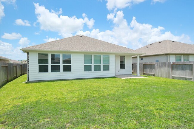 Building Photo - 1234 Scarlet Crk Dr