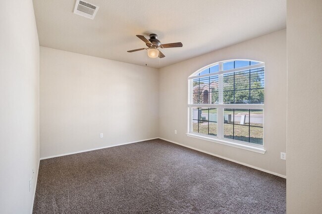 Building Photo - 3 Bedroom, 2 Bath Home in the Village of Berry Creek