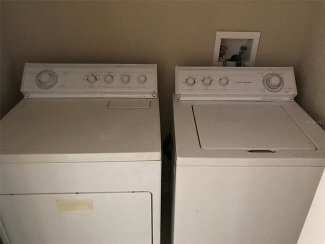 Building Photo - 629 Pinebranch Cir