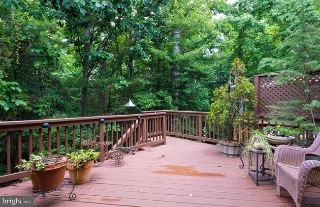Building Photo - 616 Bellerive Ct