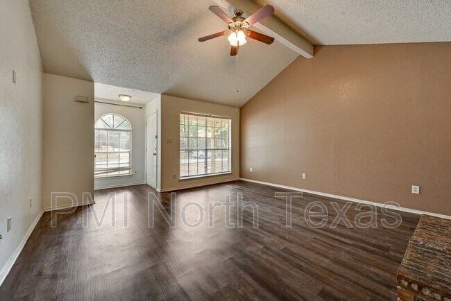 Building Photo - 2907 Kathleen Ln