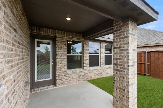 Building Photo - 2841 Hay Ln