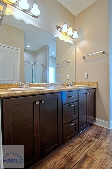 Building Photo - 582 Burke Dr