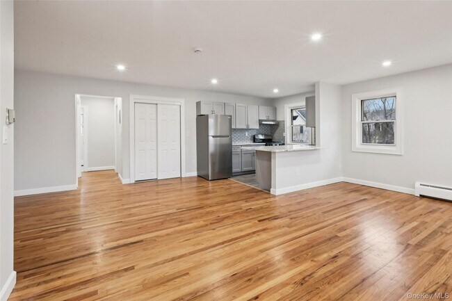 Building Photo - 20 Francis Ave