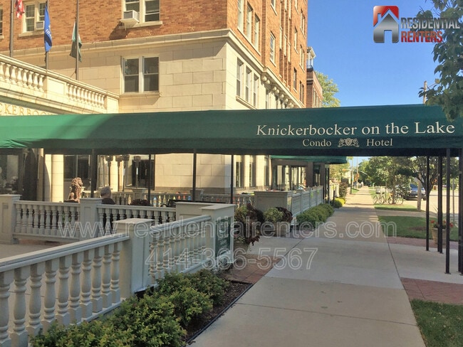 Building Photo - 1028 E Juneau Ave