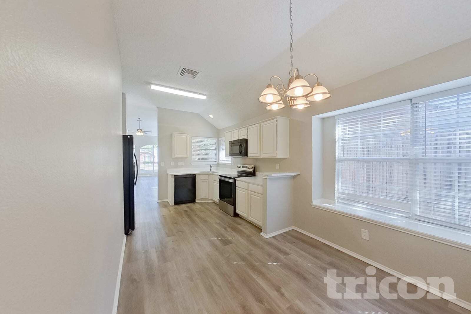 Building Photo - 805 Clover Hill Ln