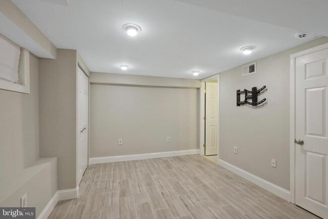 Building Photo - 3030 Manning St