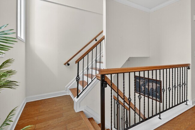 Building Photo - 354 Oswego Ct