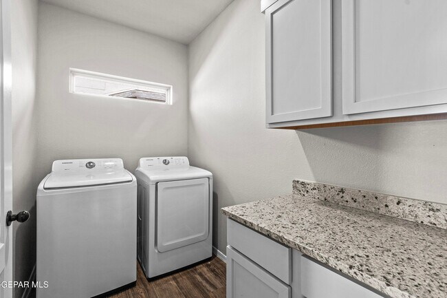 Building Photo - 12352 Stansbury Dr