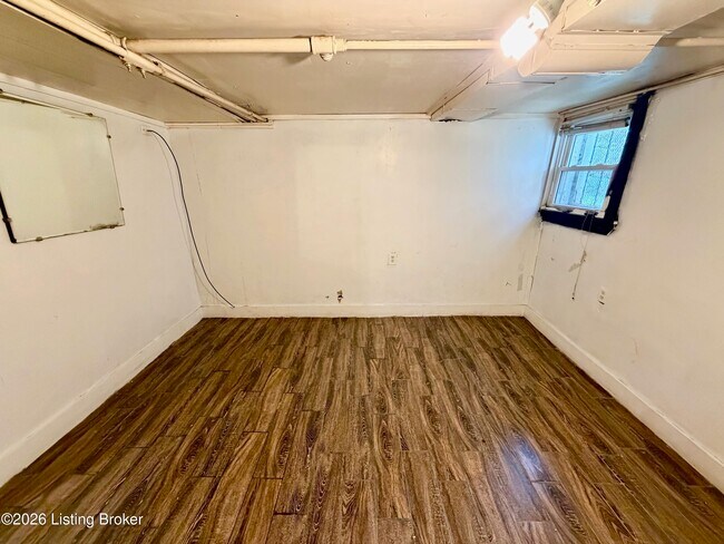 Building Photo - 729 S 39th St