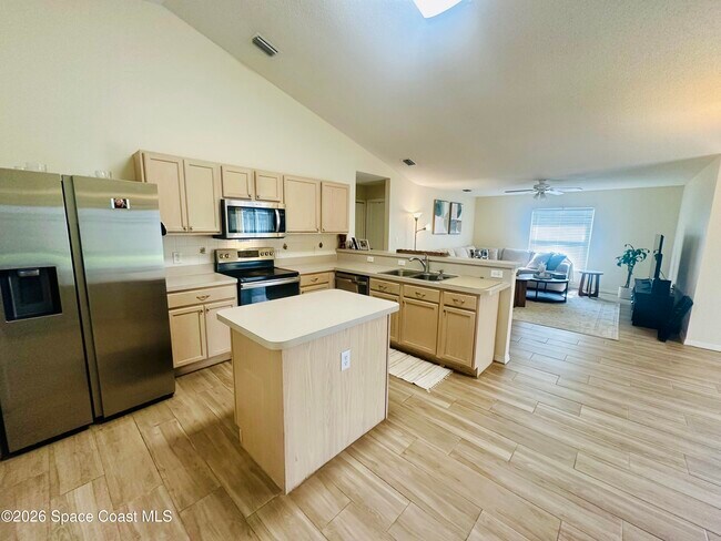 Building Photo - 1143 Egret Lake Way