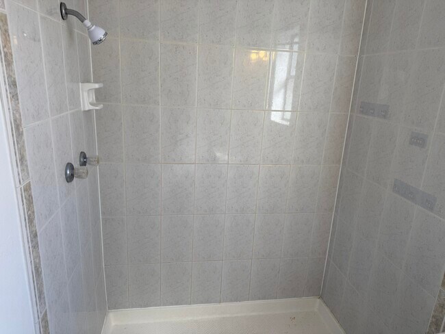 Building Photo - 840 Bravo Ct SE