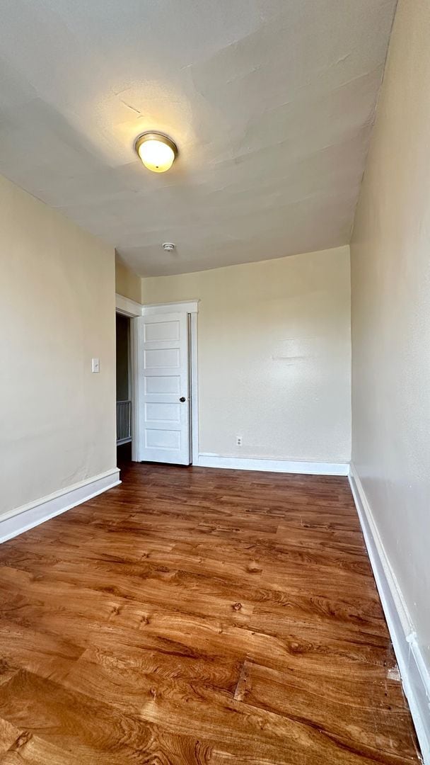 Building Photo - Desirable Property - Oak Lane