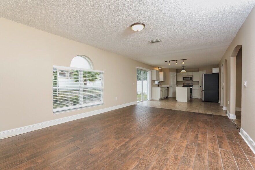 Building Photo - 293 Sawyerwood Pl