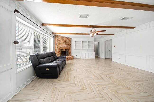 Building Photo - 11703 Parkriver Dr