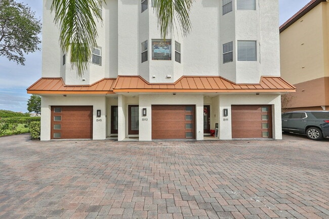 Building Photo - 1593 Pinellas Bayway S