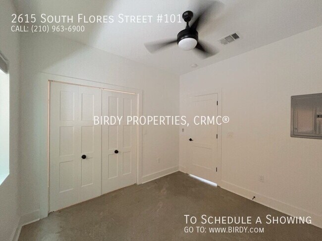 Building Photo - 2615 S Flores St