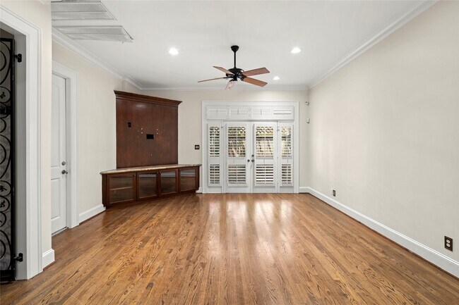 Building Photo - 1505 Potomac Dr