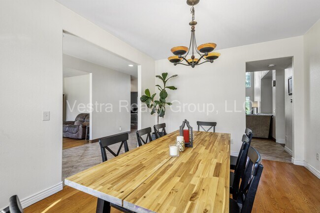 Building Photo - 2157 Maples Pl