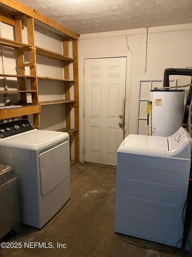 Building Photo - 4581 Praver Dr N