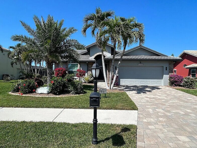 Primary Photo - 12830 Kelly Greens Blvd