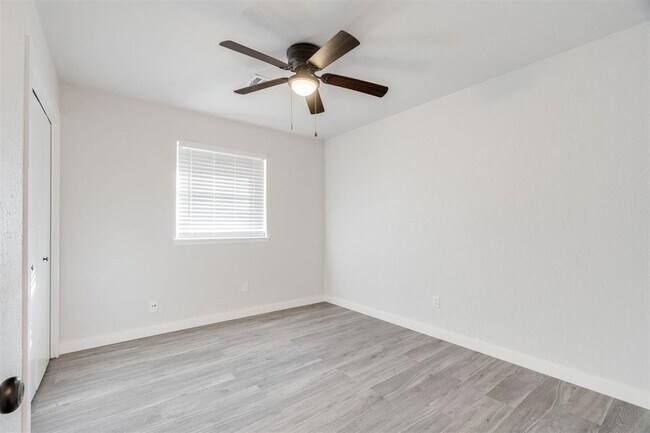 Building Photo - 2704 NW 115th St