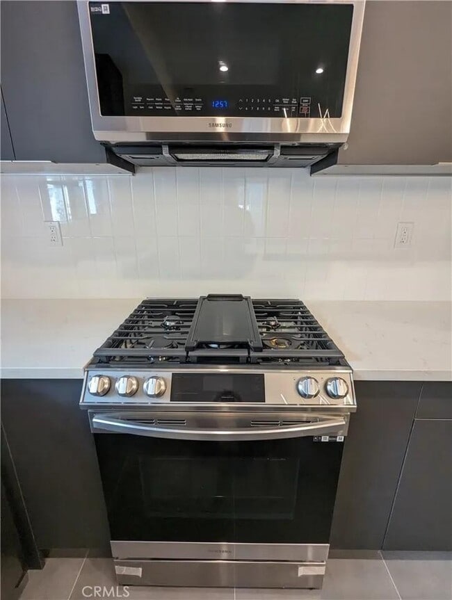 Building Photo - 11141 Strathern St