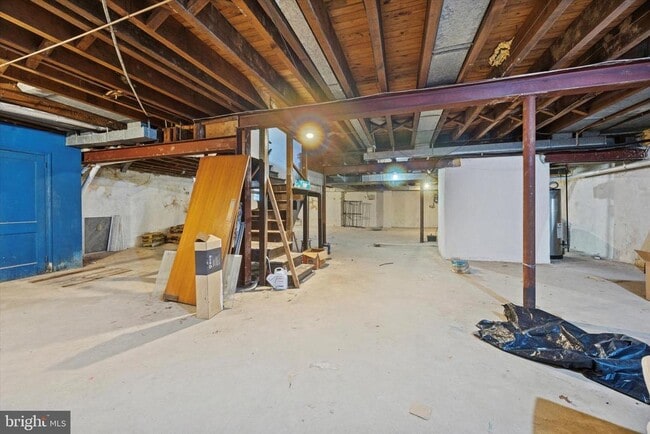 Building Photo - 7033 Sherwood Rd