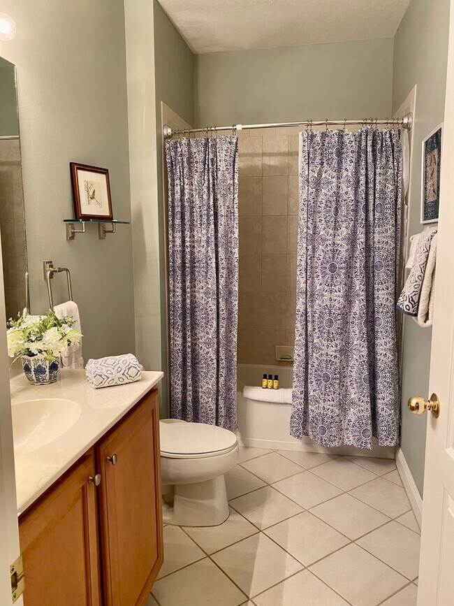 Building Photo - 4532 Whispering Oaks Dr