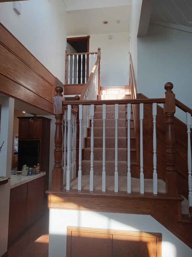 Building Photo - 408 S Ash Ave