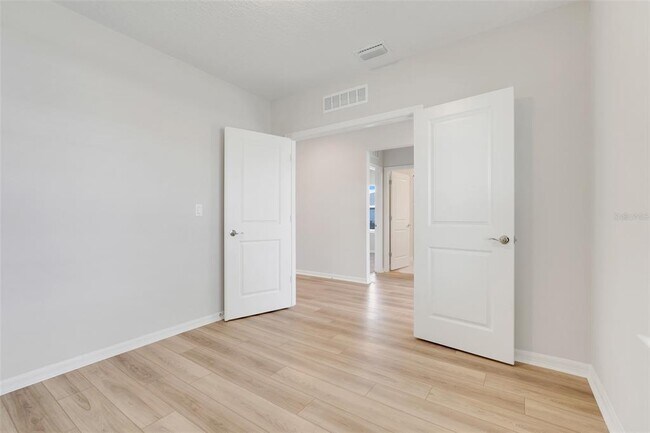 Building Photo - 7357 Ivy Tendril Ave