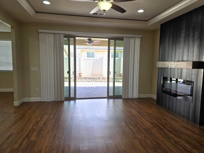 Building Photo - Executive home located on a quiet cul-de-s...