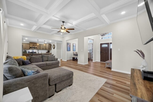 Building Photo - 3019 Cambridge Ct