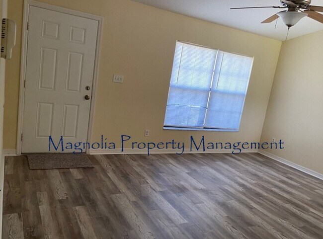 Building Photo - 3/2 SFH in Sleepy Hollow/Leesburg