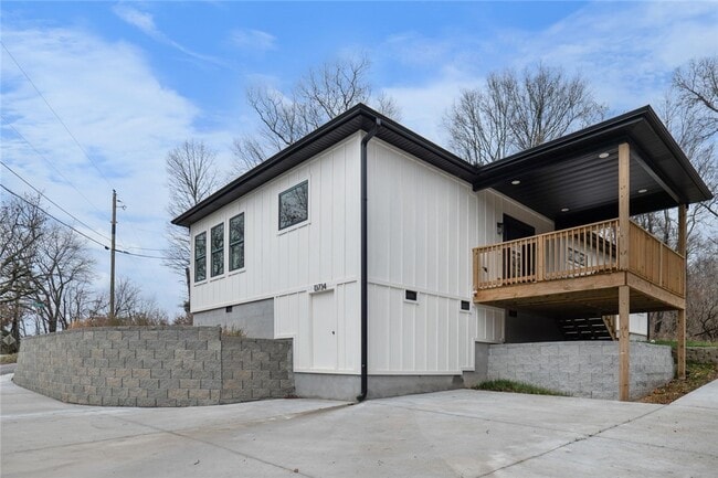 Building Photo - 13734 Canal St