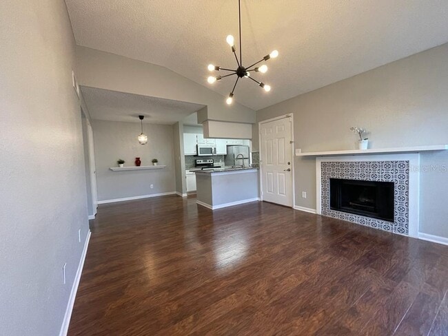 Building Photo - 4401 Thornbriar Ln