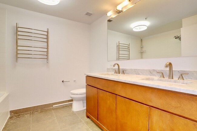 Building Photo - 88 Morgan St