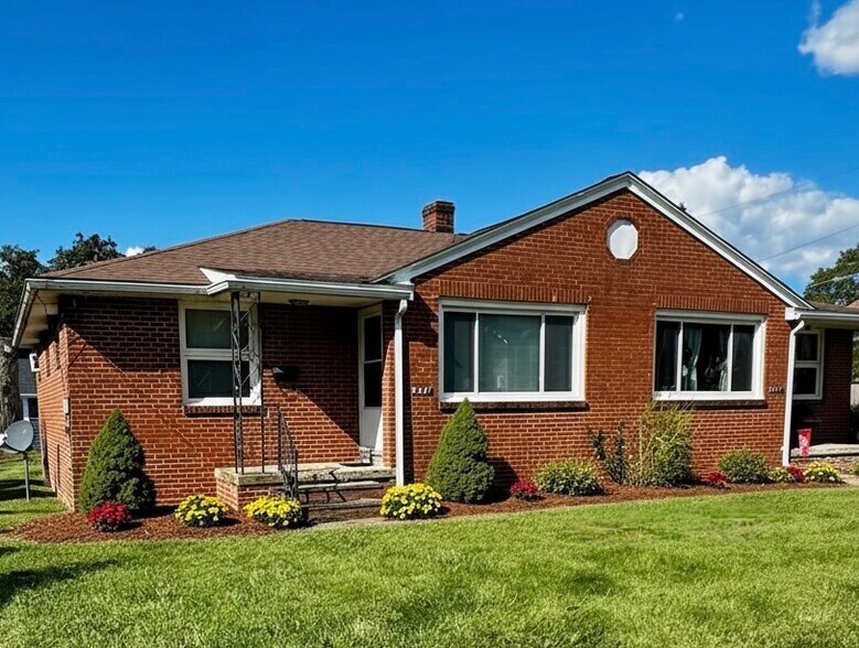 Primary Photo - 778 Maple St