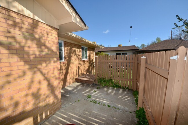 Building Photo - 5440 Nolan St