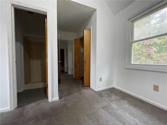 Building Photo - 805 Arbor Hill Dr