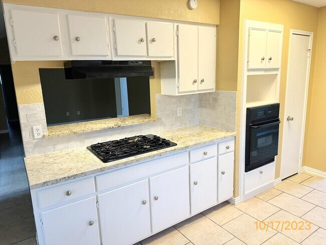 Building Photo - 12210 Roandale Dr