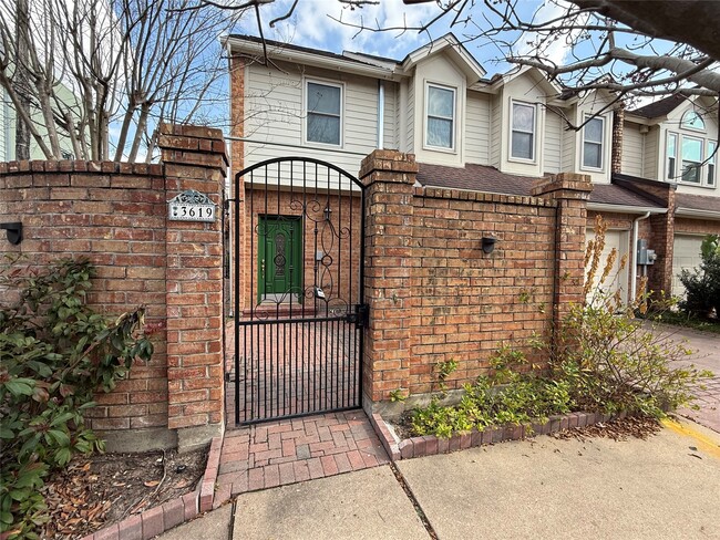 Building Photo - 3619 Mulberry St